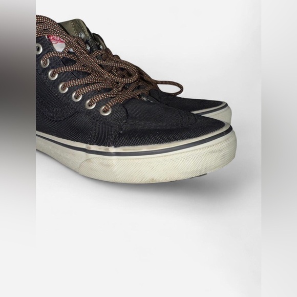 Vans Black MTE Sk8-Hi Waterproof Shoe - Picture 3 of 6